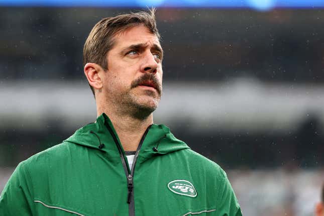 Aaron Rodgers finally realizes his season is over and it was a dud,ready to make a return to Green Bay Packers after...